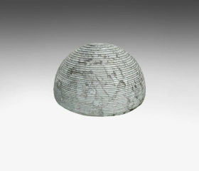 Полусфера гранитная  d=400, h=200, с горизонтальной гребенкой, м/р: Калливолампи